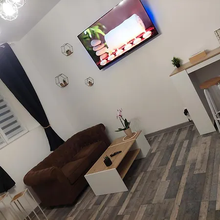 Apartmanhotel Soevasion- Avec Jacuzzi Et Sauna Privatif Proche Arras 3*